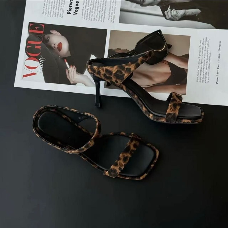 새로운 여름 스타일 레오파드 프린트 물방울 무늬 스퀘어 - Women Formal Wear Heels 리뷰 및 가격