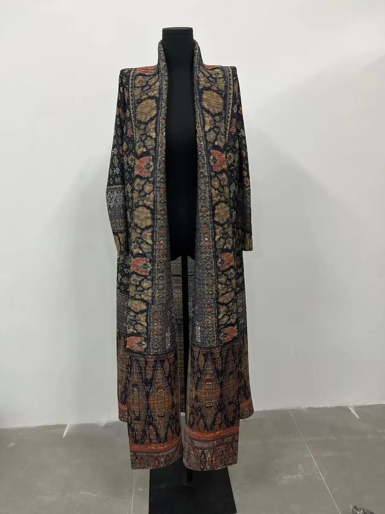 Miyake Pleated Print 접이식 칼라 여성 - Trench Coat Formal 리뷰 및 가격