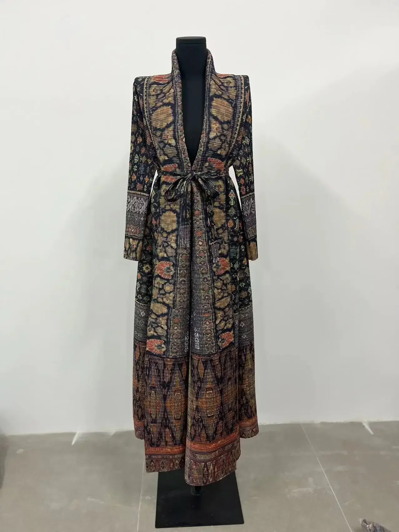 Miyake Pleated Print 접이식 칼라 여성 - Trench Coat Formal 리뷰 및 가격